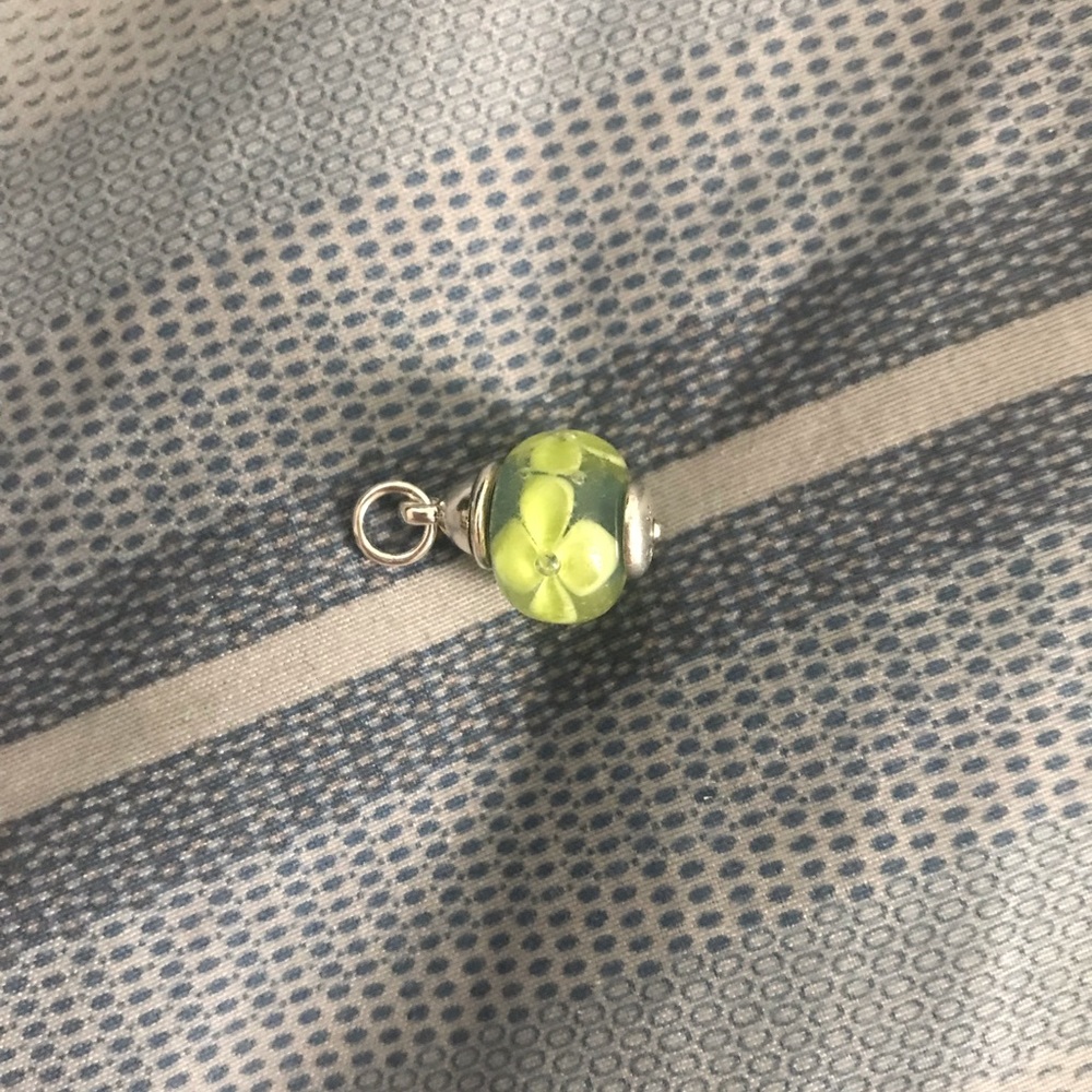 Retired James Avery spring glass bead